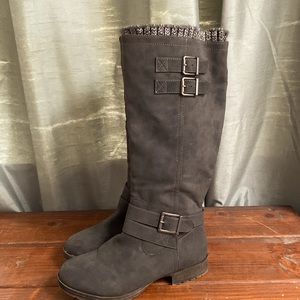 Gray Fall Boots with “boot sock” edge